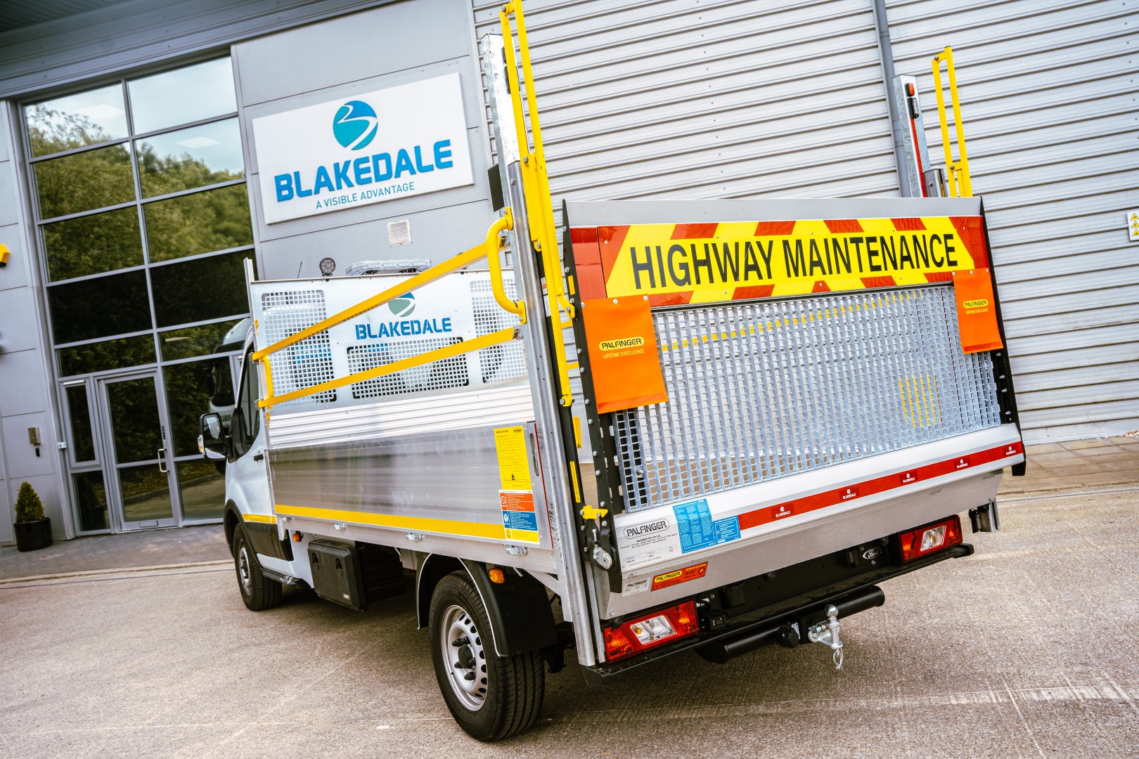 3.5t Traffic Management Vehicle with Tail Lift