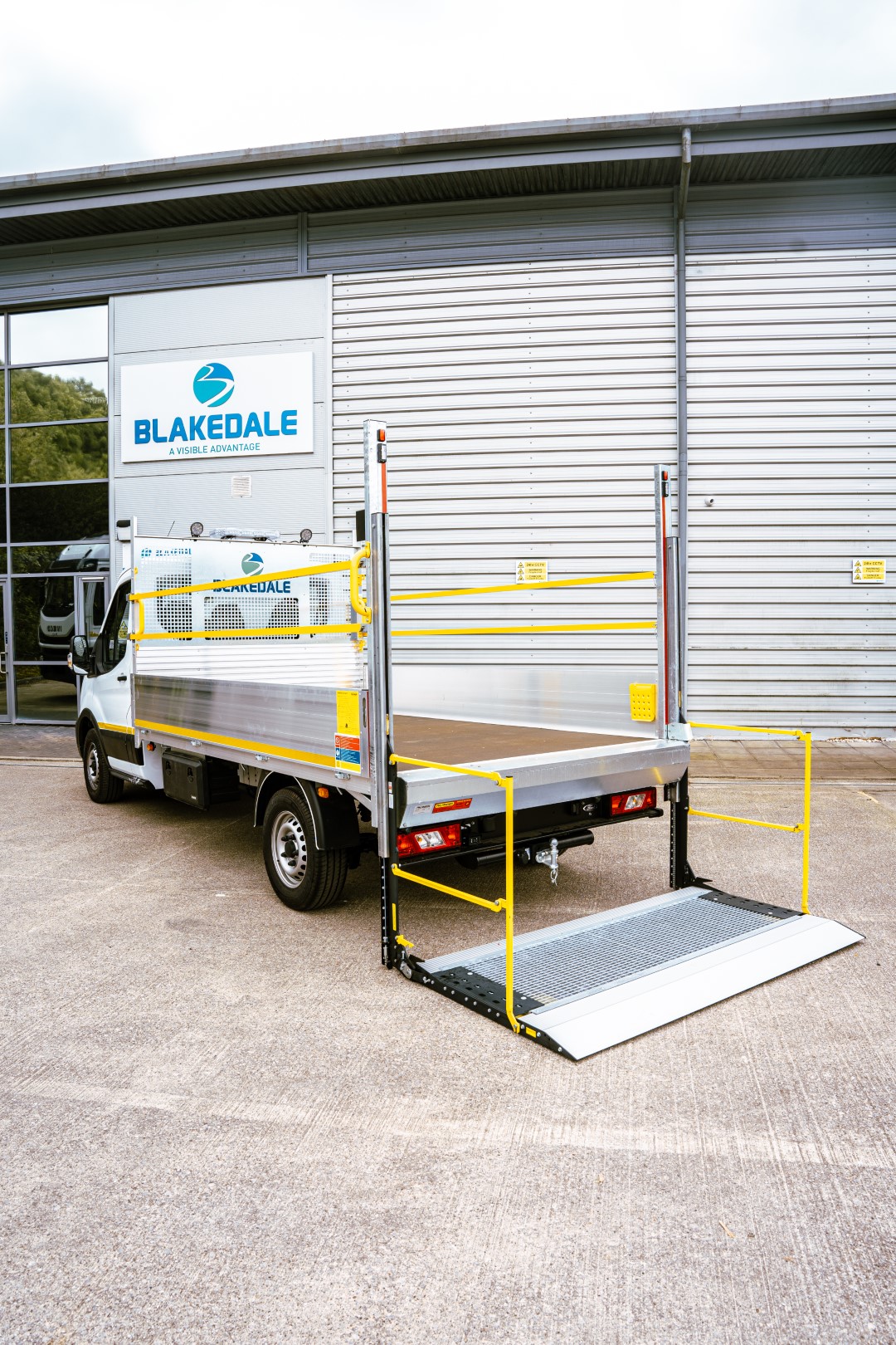 3.5t Traffic Management Vehicle with Tail Lift Down