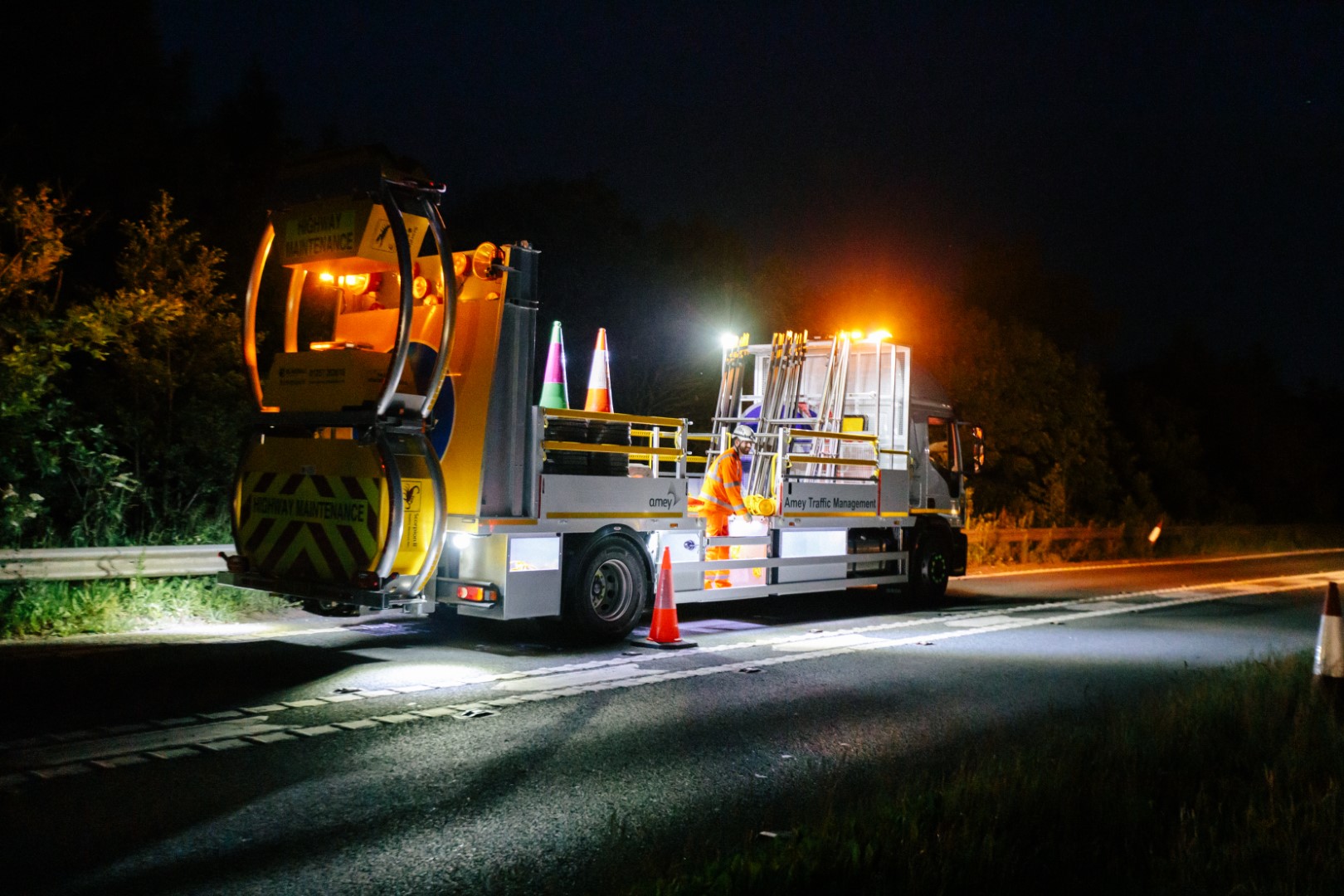 Photographybykyle 44 Amey Traffic Management IPV with Crash Cushion on motorway night job